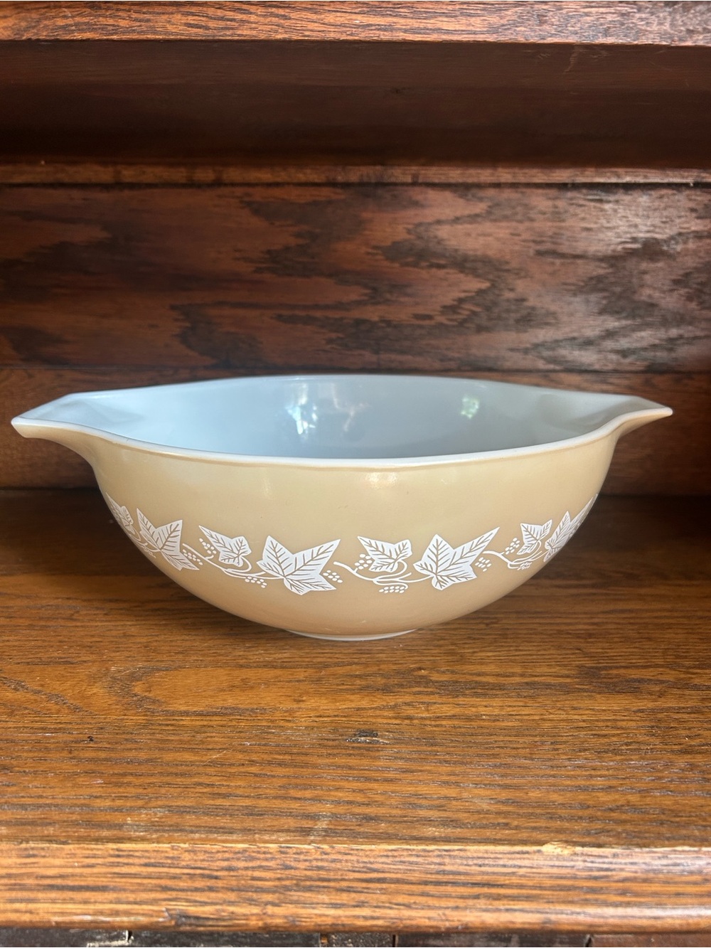 Pyrex Vintage-Inspired Pyrex Cinderella Mixing Bowl with White Leaf Pattern